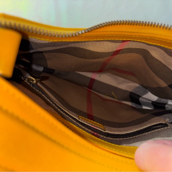 Vintage Burberry Leather Purse - Picture 3 of 10